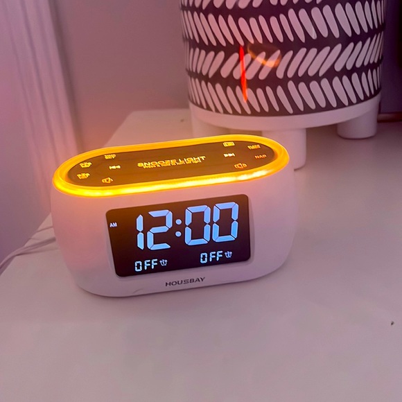 Alarm clock - Picture 1 of 9